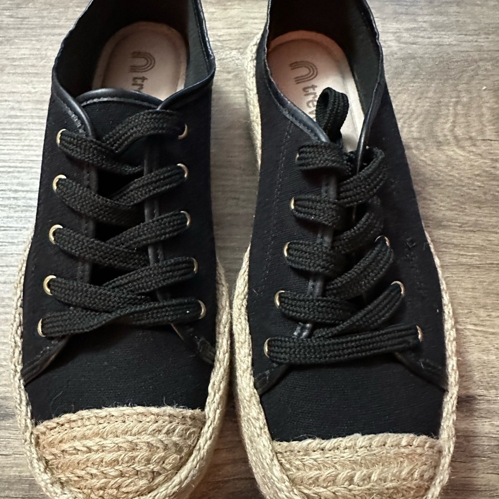 Black and Tan Espadrille Shoes with Jute Sole